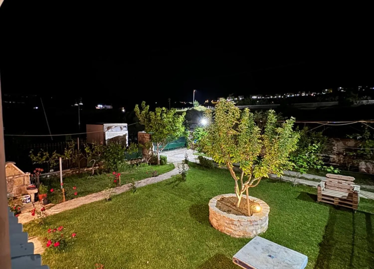 ゲストハウス Vilabakiaj Tepelenë